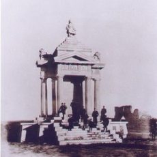 1896-ban készült fotó az emlékműről